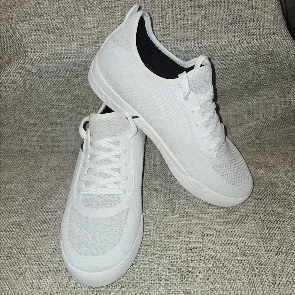 Vessi Weekend Sneaker US Women’s Size 9 White
